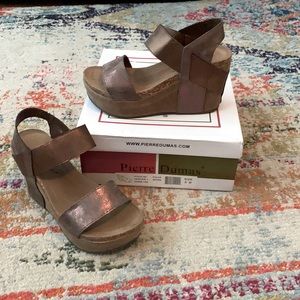 Pierre Dumas Wedges Size 6